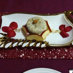 A picture of Apple jalebi.