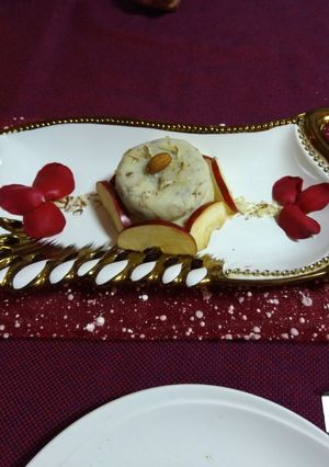 A picture of Apple jalebi.