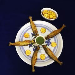 A picture of Crispy fish with crispy banana chips.