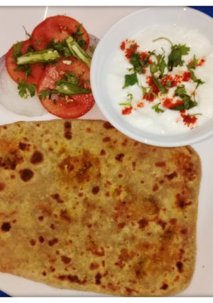 A picture of Shezwan Cabbage coriander paratha.