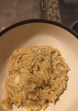 A picture of Orzo parmigiana (κριθαράκι με μυζήθρα).