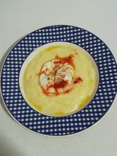 Una foto de Puré de patatas con huevos poché (Olla Gm g y Gourmetmaxx 9in1)