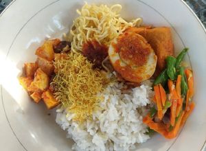 Resep nasi rames lezat mudah lengkap dengan lauknya