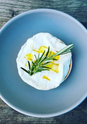 Une photo de 《Camembert miel & romarin》