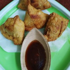 A picture of Aloo Samosa.