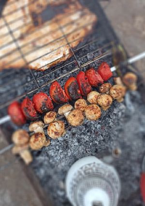 عکسی از دستور مزه دار کردن قارچ و ماهی کبابی