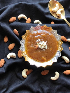 A picture of Amaranth halwa with jaggery.