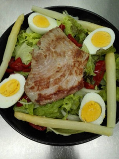 Una foto de Ensalada templada de atún