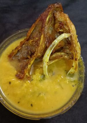 মাছের মাথা দিয়ে মুগ ডাল (macher matha diye moong dal recipe in Bengali) রেসিপির প্রধান ছবি