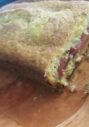 Una foto de Budín naranja y ciruelas