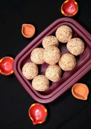 A picture of Sesame seeds Ladoos.
