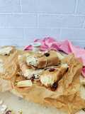 Barrette con cioccolato bianco, cocco e mirtilli