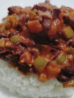 A picture of Beans on rice.