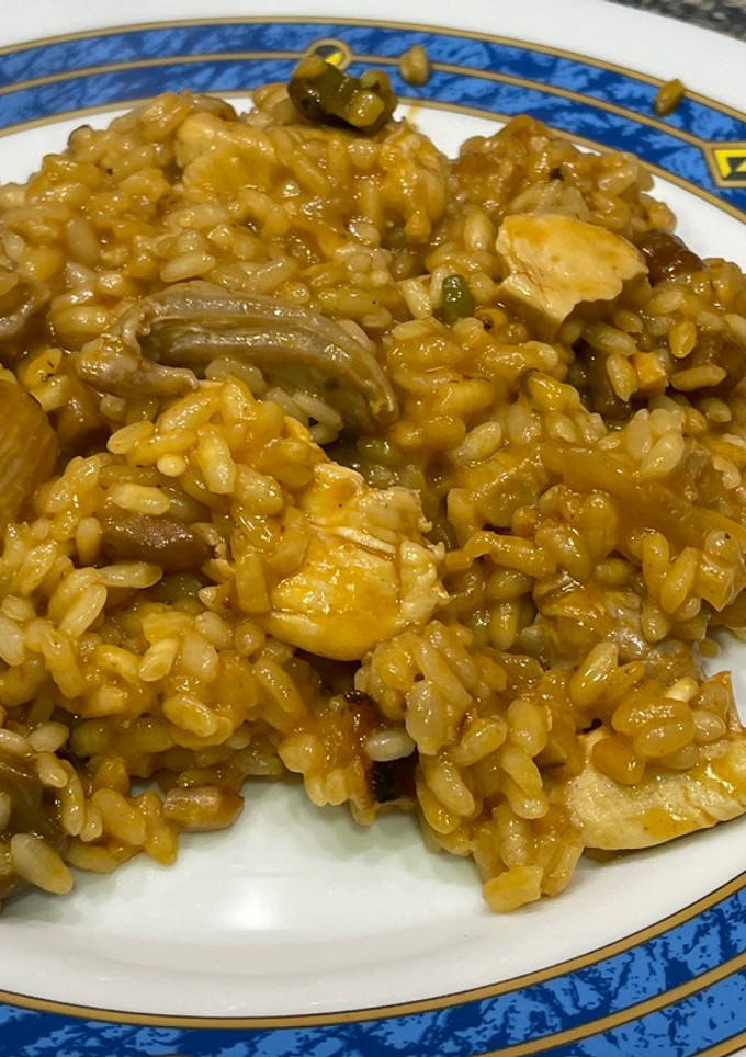Una foto de Arroz con solomillo y setas