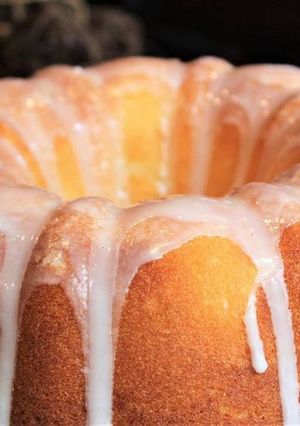 A picture of 7up Bundt Bake.