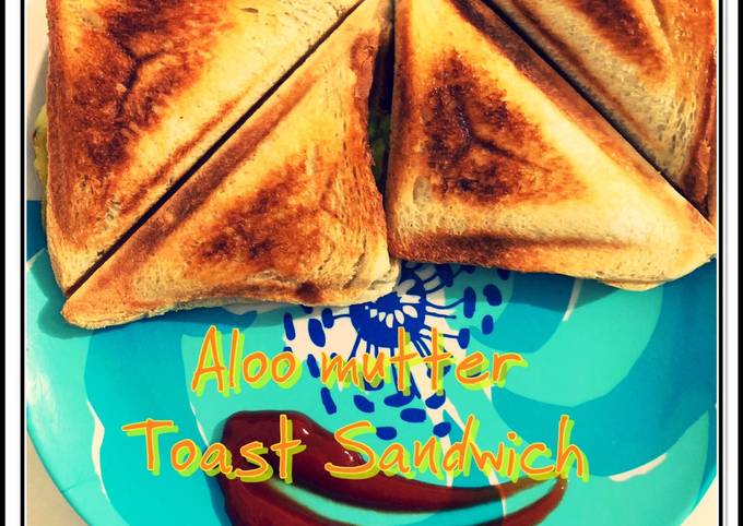 Recipe of Speedy Aloo mutter toast sandwich