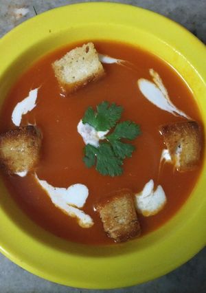 ક્રીમી ટોમેટો સુપ (Cream Tomato Soup Recipe in Gujarati) રેસીપી મુખ્ય ફોટો