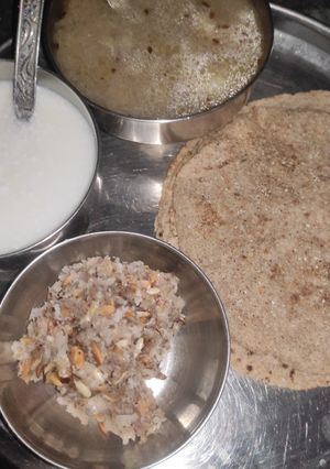 व्रत की थाली (vrat ki thali recipe in Hindi) रेसिपी मुख्य फोटो