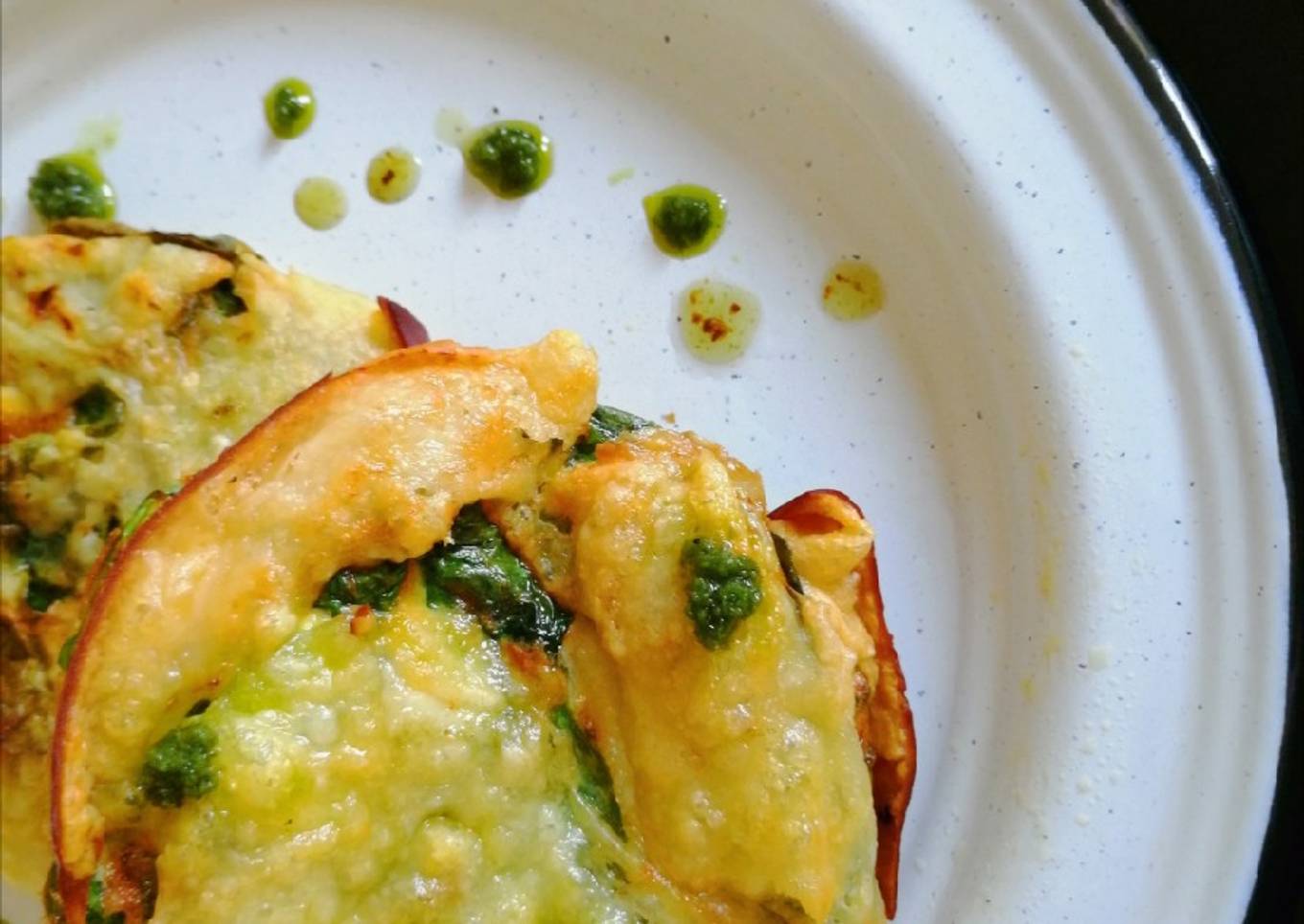 Huevos gratinados en freidora de aire 🍳🧀🌿