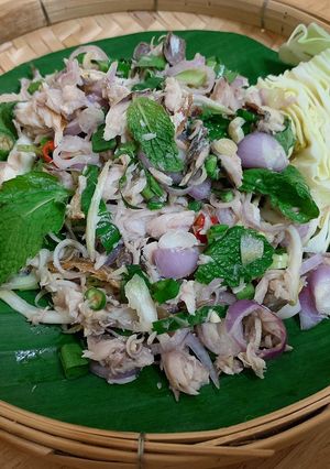 รูปของ ยำปลาทู 🐟