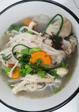 Hình của món Xương gà nấu rau củ.