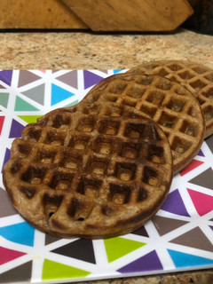 Una foto de Peanut butter hersheys cocoa waffles