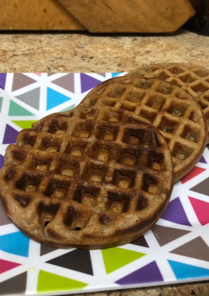 Una foto de Peanut butter hersheys cocoa waffles