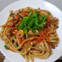 รูปของ Yakiudon (udon goreng)