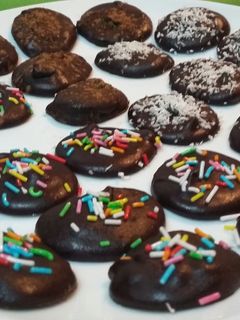 Una foto de Chinas surtidas de chocolate