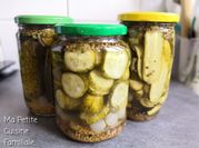 Une photo de cornichon aigre doux