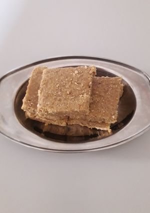 કાટલુ પાક (Katlu Paak Recipe In Gujarati) રેસીપી મુખ્ય ફોટો