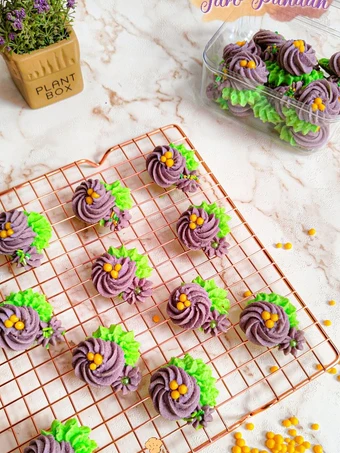 Langkah Gampang Membikin Resep Semprit Susu Taro Pandan yang Uenak Anti Ribet, Mantap