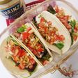 Tacos vegetales con atún y mayonesa