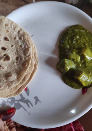 पालक पनीर (बिना प्याज़ लहसुन की) (Palak Paneer bina pyaz lahsun ki recipe in Hindi) रेसिपी मुख्य फोटो
