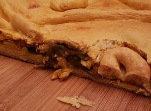 Una foto de Empanada gallega de merluza (o abadejo)