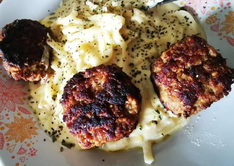 Recipe of Perfect Cream Pasta with Meatballs