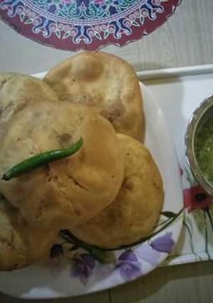 A picture of Khasta kachori.