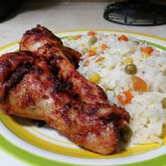 Una foto de Piernas de pollo bate jugositas al chile mirasol