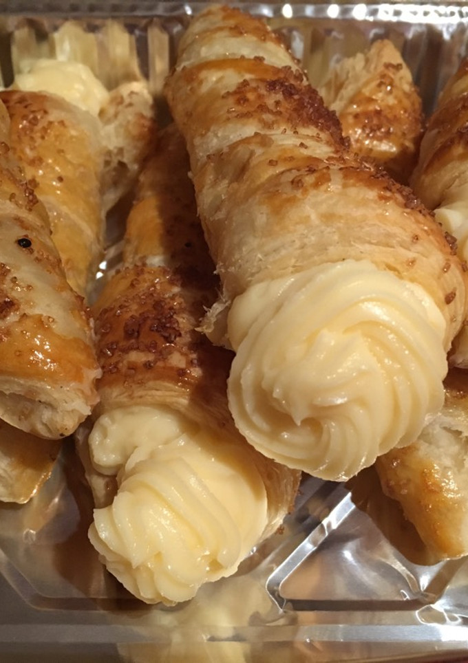 Una foto de Conos de hojaldre con crema pastelera