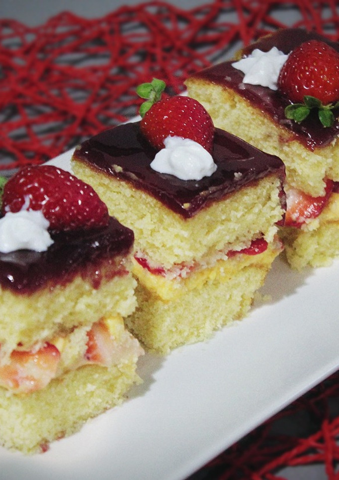 Una foto de Pastelitos de frutas del bosque