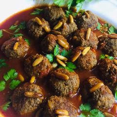 A picture of Lebanese_meat_balls_in_tomato_sauce#Dawood_Basha.