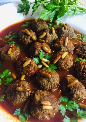 A picture of Lebanese_meat_balls_in_tomato_sauce#Dawood_Basha.