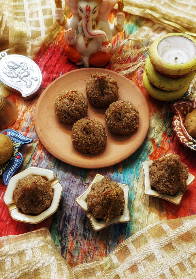 सूजी मावा मोदक (suji mawa modak recipe in Hindi) रेसिपी मुख्य फोटो