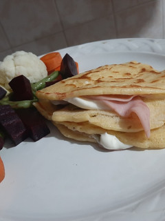 Una foto de Crepas de jamón con queso