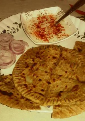 A picture of Aaloo paratha.