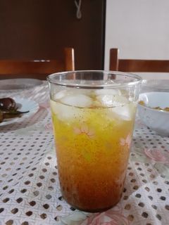 عکسی از دستور شربت خاکشیر و آبلیمو زعفران🍹