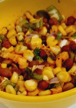 મકાઈ સલાડ (Corn Salad Recipe In Gujarati) રેસીપી મુખ્ય ફોટો