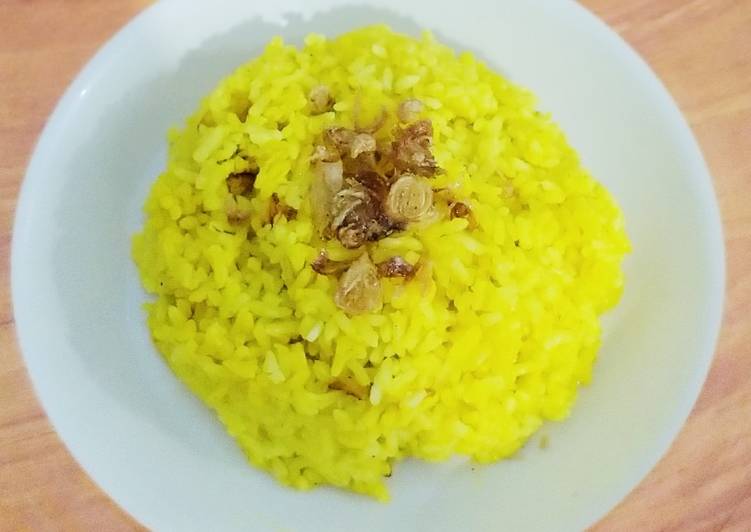 Bagaimana mengolah Nasi Kuning Rice Cooker Anti Gagal