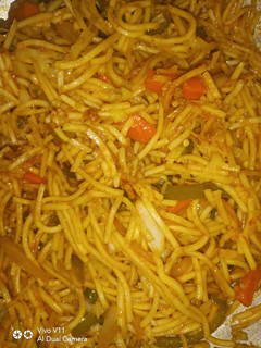 हक्का नूडल्स (Hakka noodles recipe in HIndi) रेसिपी मुख्य फोटो