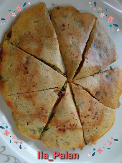 A picture of Moong Dal Methi Stuffed Chilla.